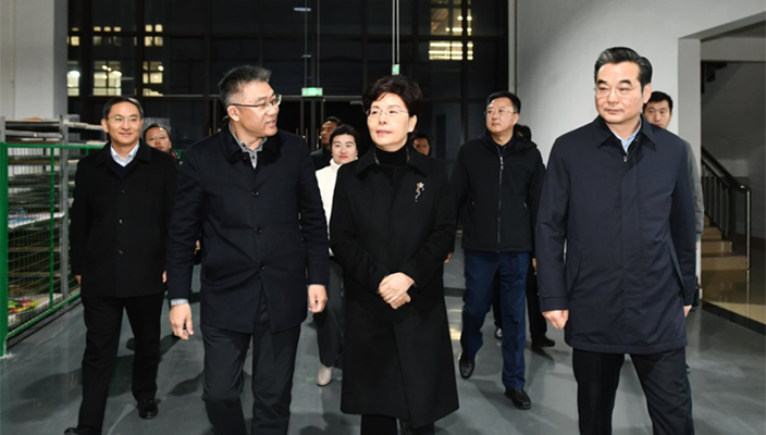 省委常委、省委宣传部部长徐缨来淮调研